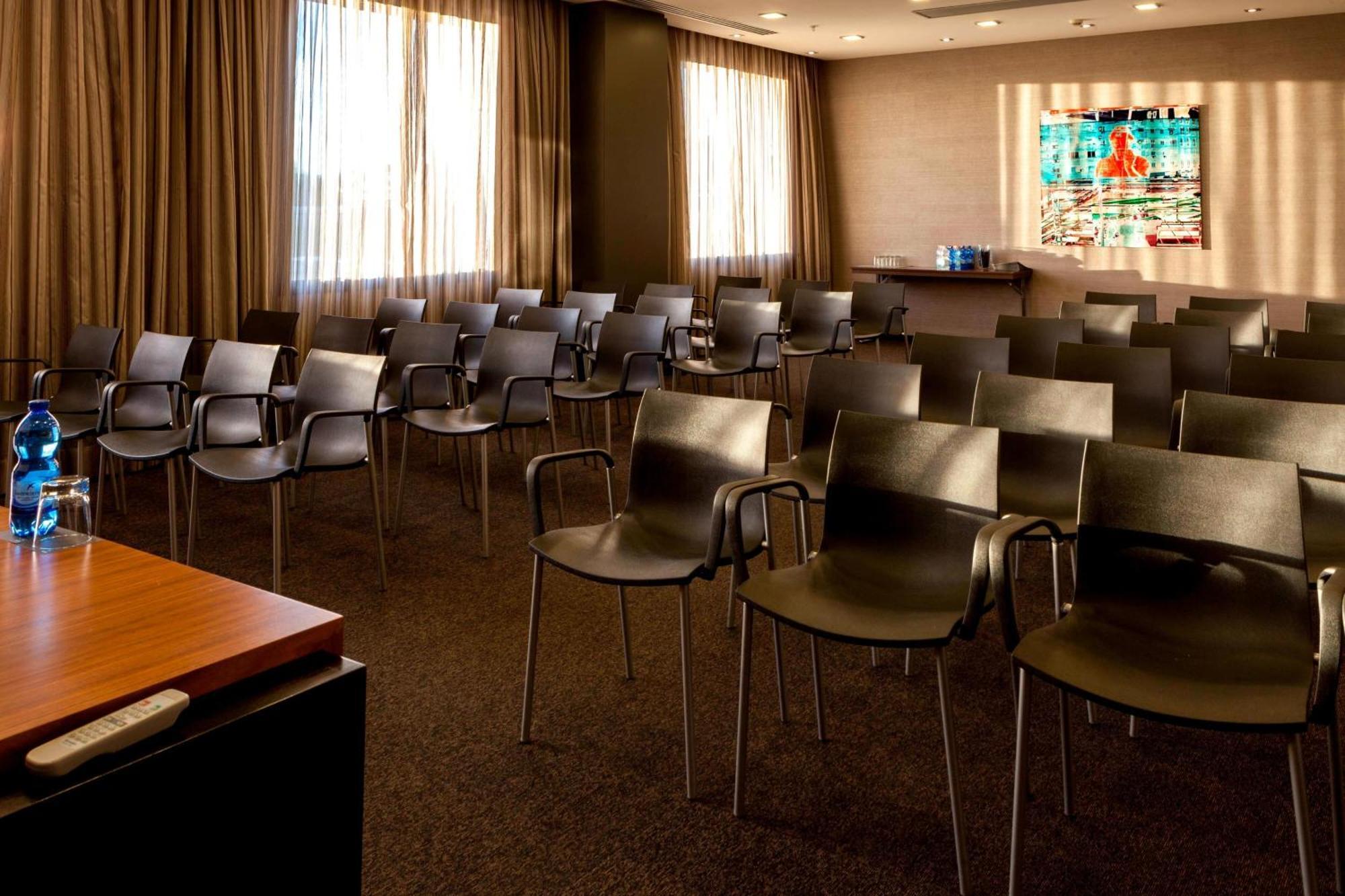 Ac Hotel Brescia By Marriott Εξωτερικό φωτογραφία
